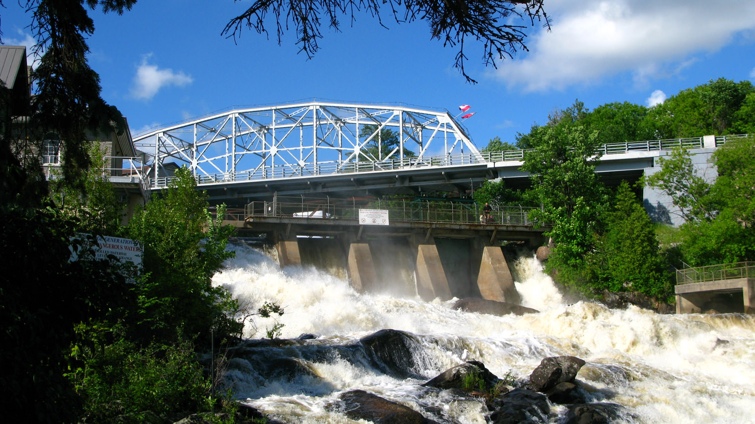 Bracebridge Falls - Best Places to Visit in Canada