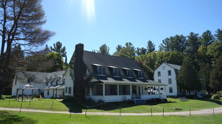 Clyffe House Cottage Resort