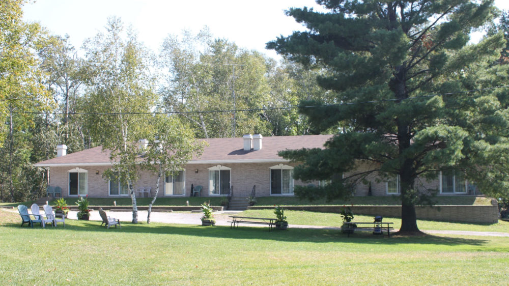 Colonial Bay Cottage Resort