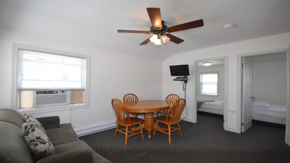 Hall S Housekeeping Cottages In Honey Harbour Affordable Summer
