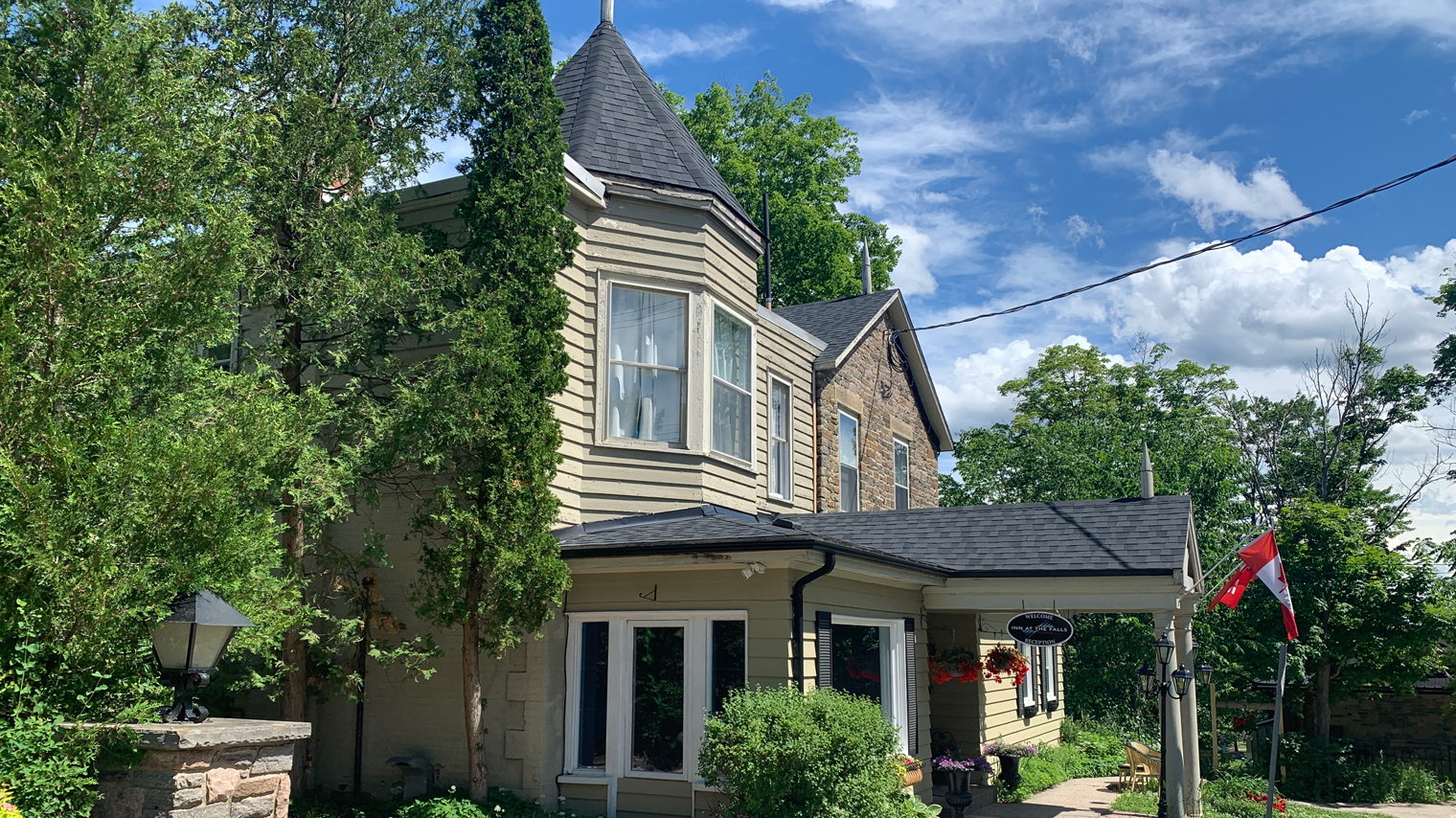 Inn at the Falls - Historic Inn in Bracebridge Muskoka