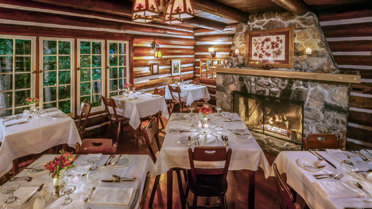 Killarney Lodge in Algonquin Park
