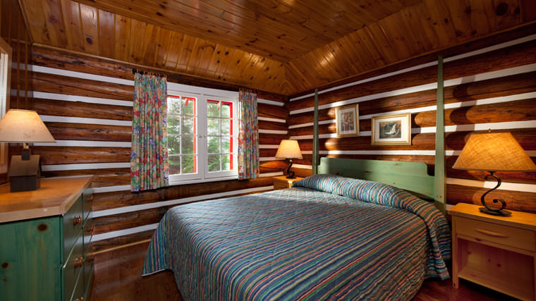 Killarney Lodge in Algonquin Park