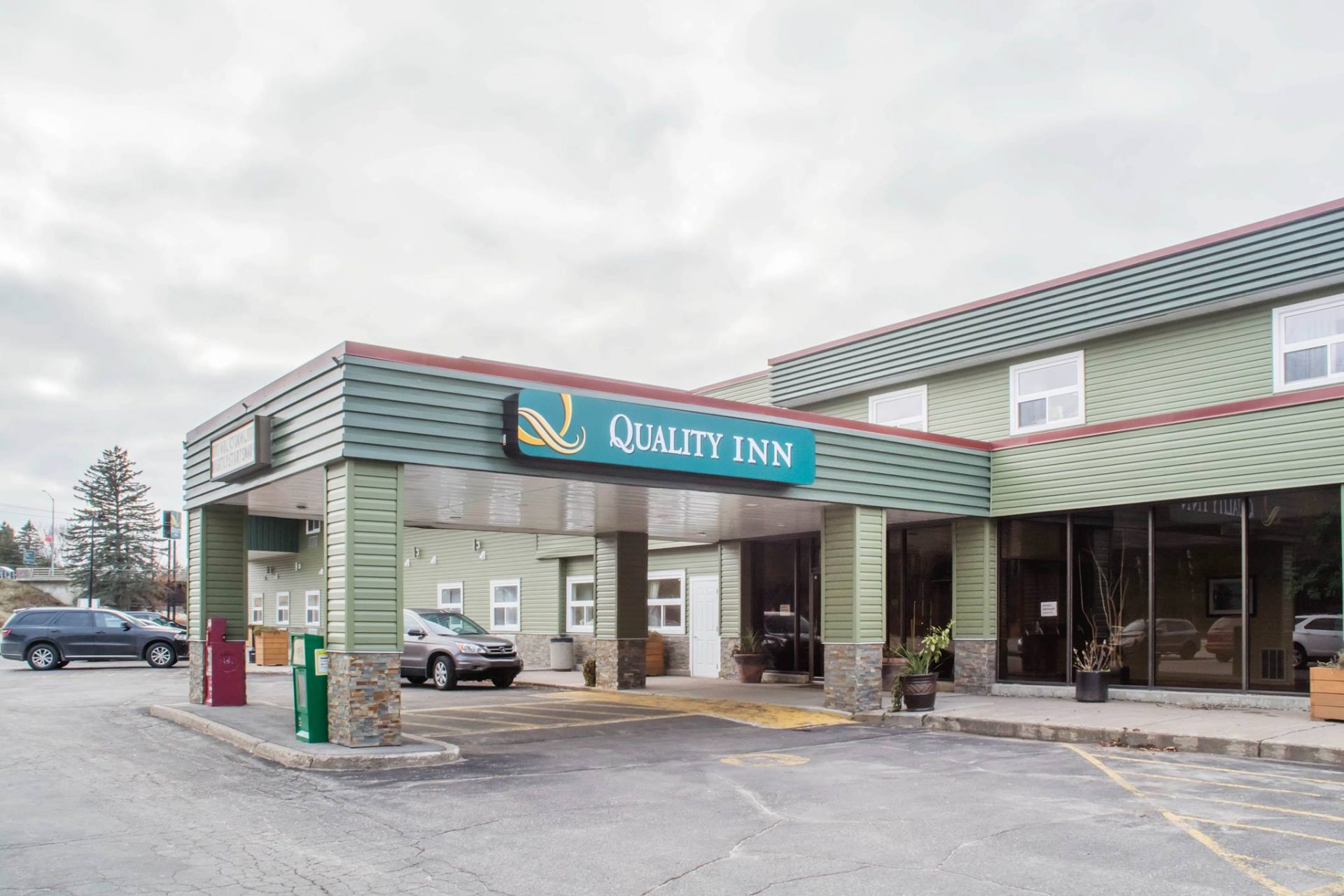 Quality Inn Bracebridge - Hotel in Bracebridge on the Muskoka River