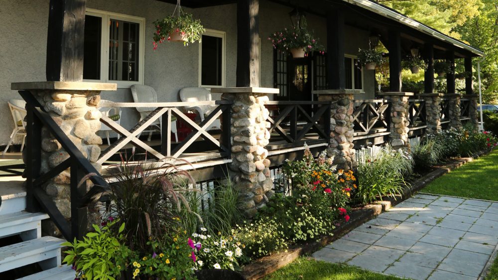 Sir Sam&#8217;s Inn &#038; Spa