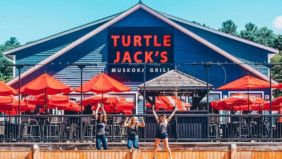 turtle-jacks-patio - Muskoka Tourism